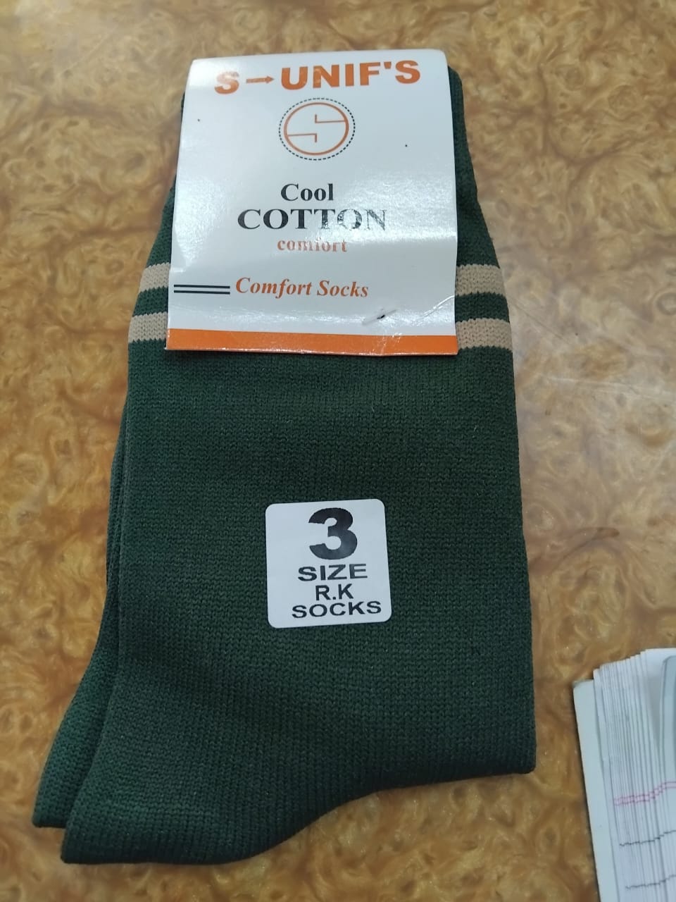 1 311 BOTTLE GREEN SOCKS 2 BISCUIT PATTI 