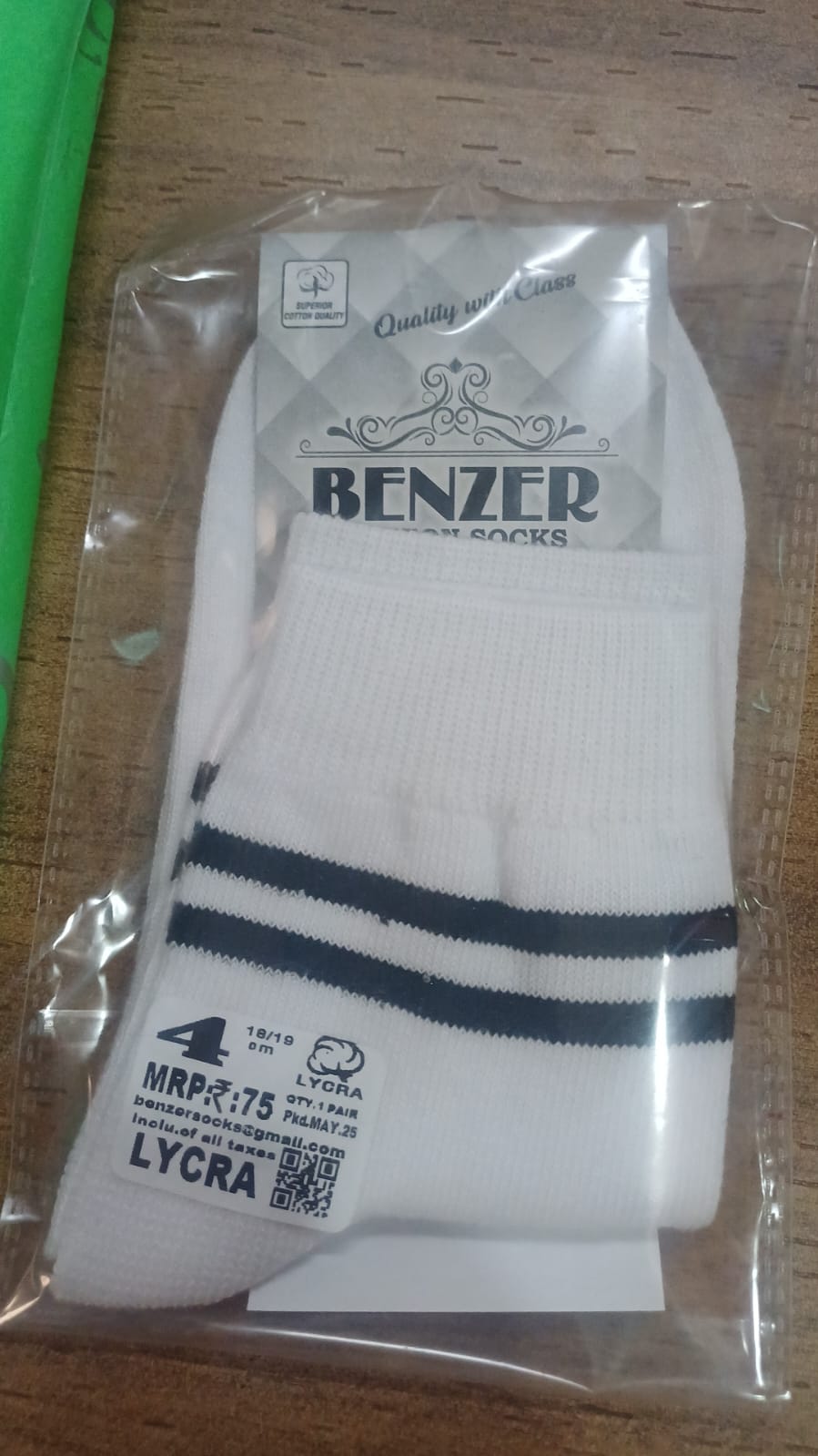 8 216 WHITE SOCKS BLACK PATTI ANKLE LYCRA 