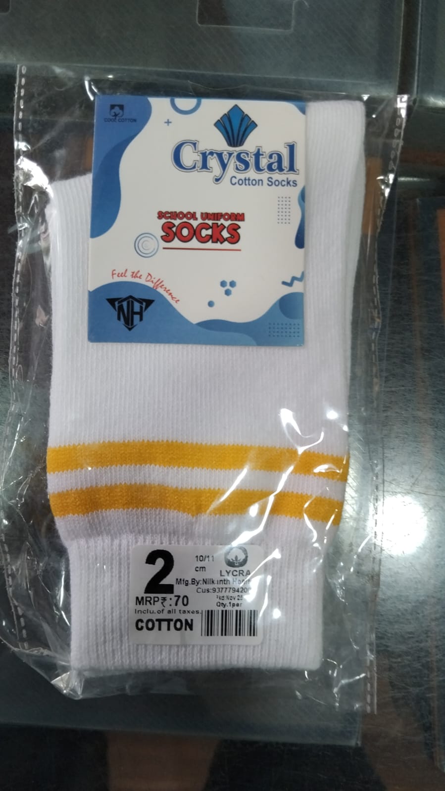 8 211 WHITE SOCKS 2 YELLOW PATTI LYCRA 