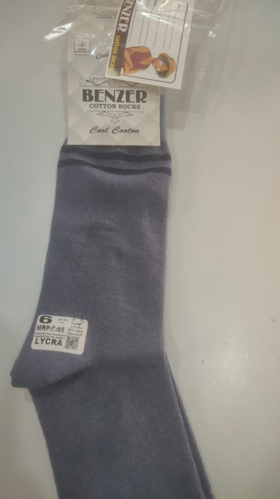 8 211 GREY SOCKS 2 NAVY PATTI LYCRA 