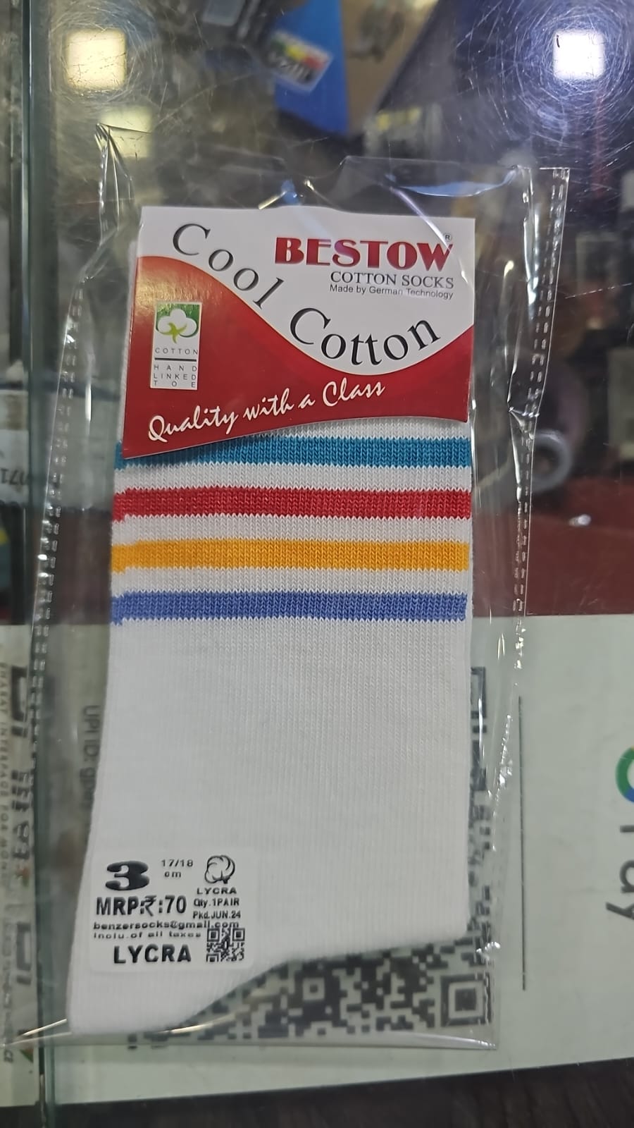 8 211 WHITE SOCKS FOUR PATTI LYCRA 