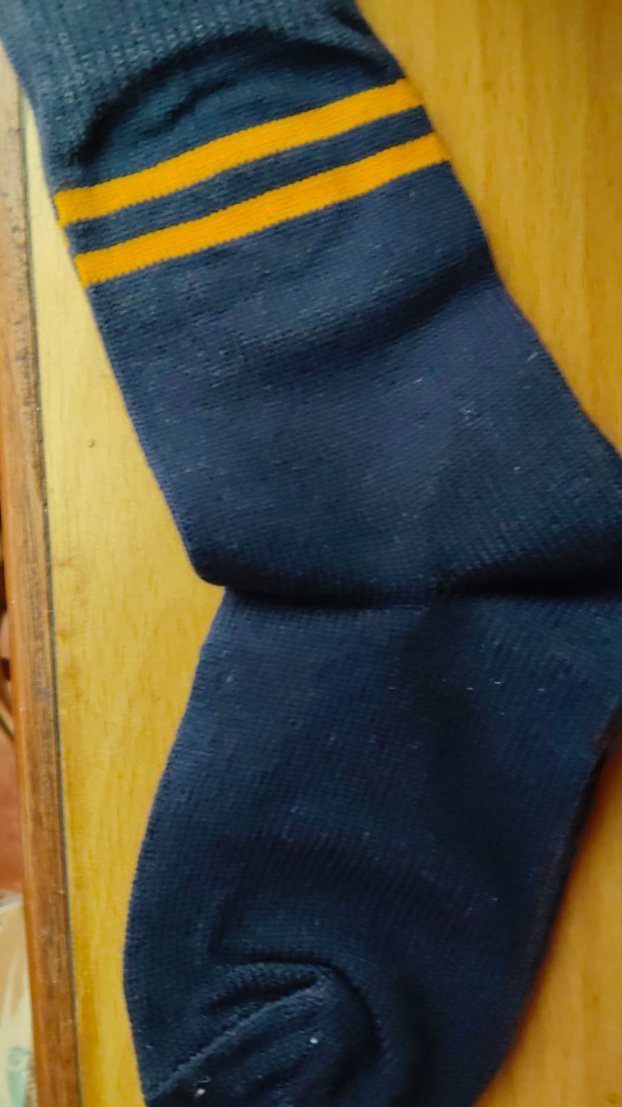 8 211 NAVY SOCKS 2 GOLDEN YELLOW PATTI LYRA 