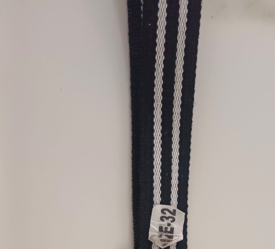 48 22 WHITE/BLACK 5 PATTI 